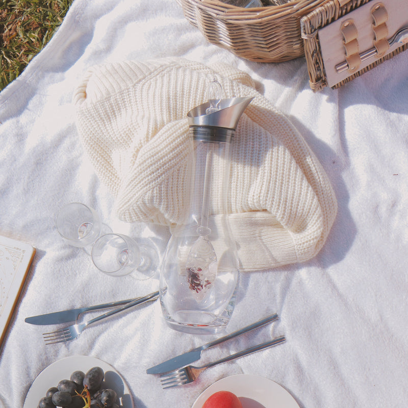 Water Stick VitaJuwel "Love" (rose quartz, garnet, rock crystal) With "Era" Water Carafe, 1.3L - Beau Life